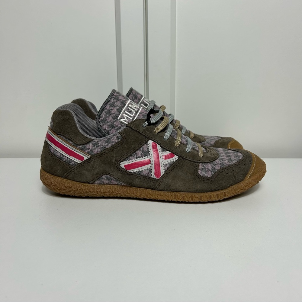 Munich pink grey lace gum sneakers
